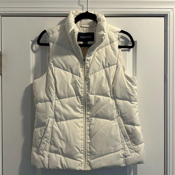NWT Lands End Women’s Down Vest - Picture 3 of 6